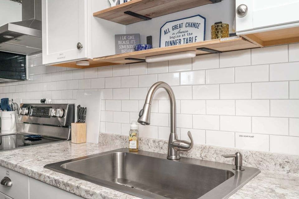 Condo, Multiple Beds, Kitchen, Garden View (Arkstone Retreat 3) | Private kitchen | Fridge, microwave, oven, stovetop