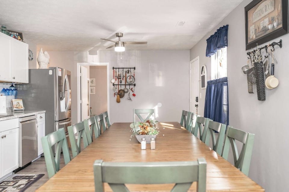 Condo, Multiple Beds, Kitchen, Garden View (Arkstone Retreat 3) | Dining