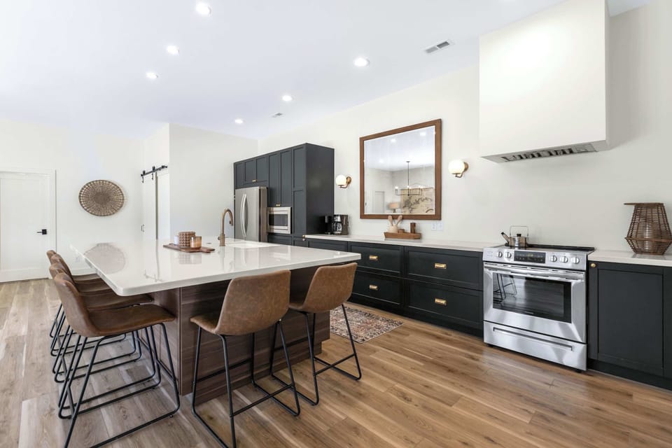House, Multiple Beds, Patio (Bearcat Bungalows) | Private kitchen | Fridge, microwave, oven, stovetop
