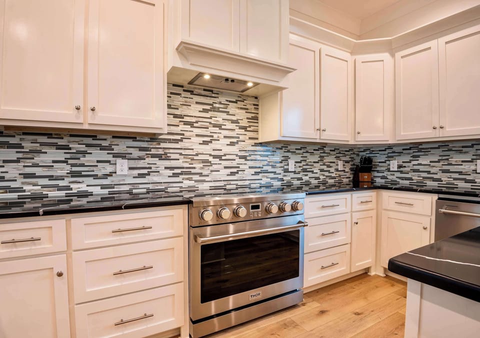 House, Multiple Beds, Pool Access, Partial Ocean View (Beach Haven) | Private kitchen | Fridge, microwave, oven, stovetop