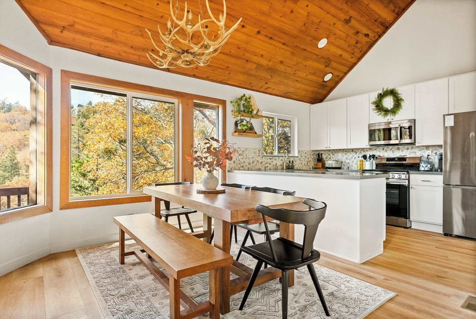 House, Multiple Beds, Balcony, Mountain View (The Fancy Fox) | Dining