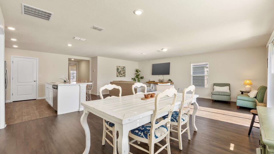 House, Multiple Beds, Patio, Garden View (The Robin's Nest) | Interior