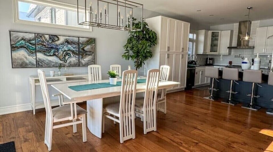 Dining Room 3.
