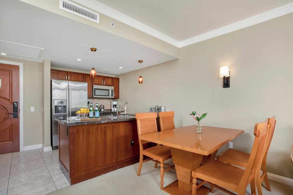 From morning coffee to sunset dinners, this space does it all