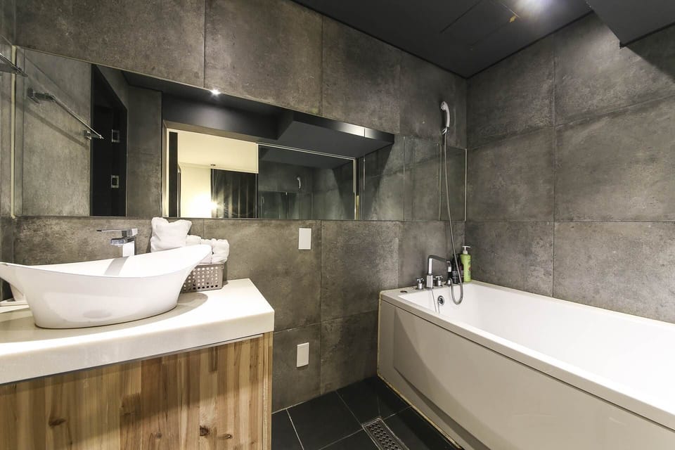Premium Room | Bathroom