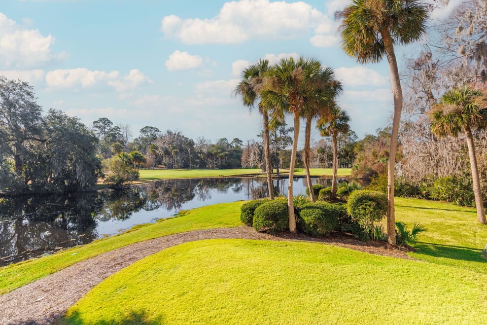 Escape to the tranquil beauty of Hilton Head Island and experience a peaceful vacation!