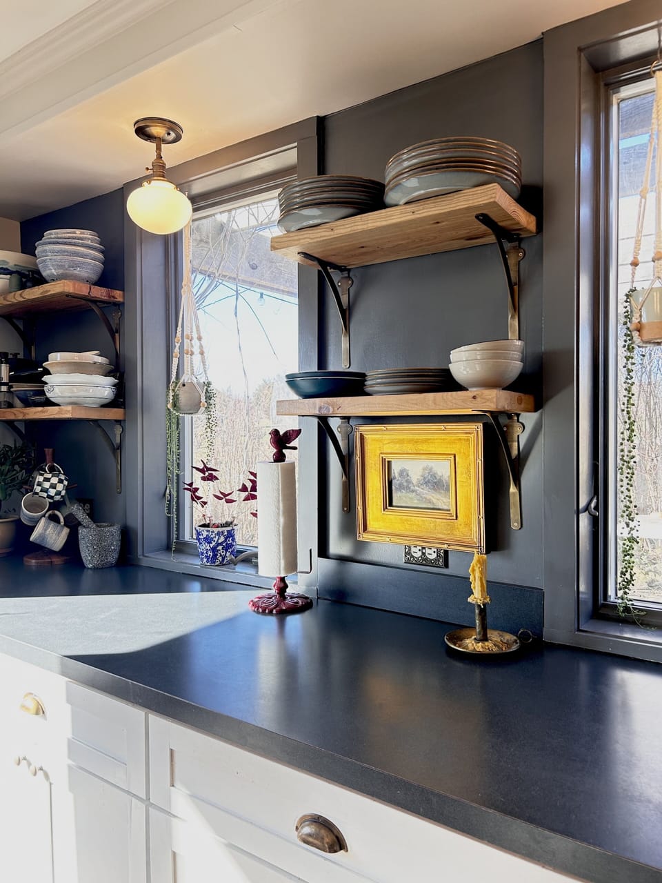kitchen equipped with all you need for cooking and entertaining