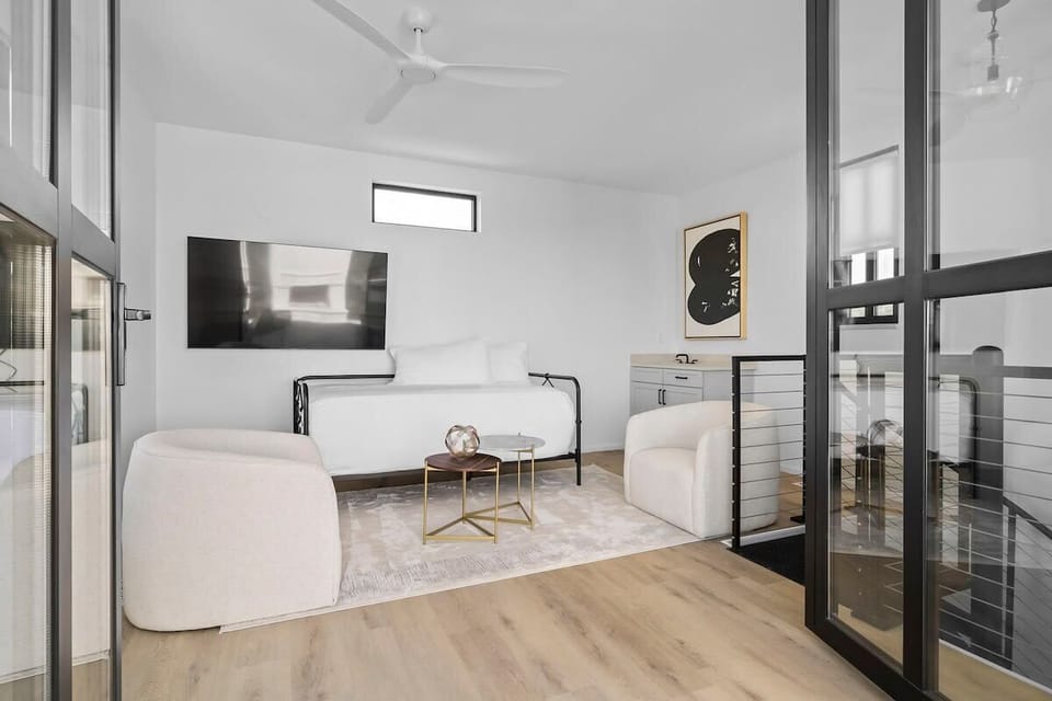 3rd floor daybed