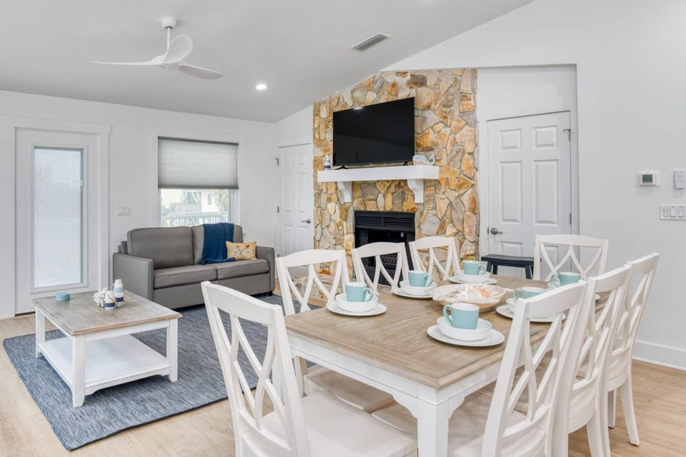 The open floorplan keeps everyone connected.