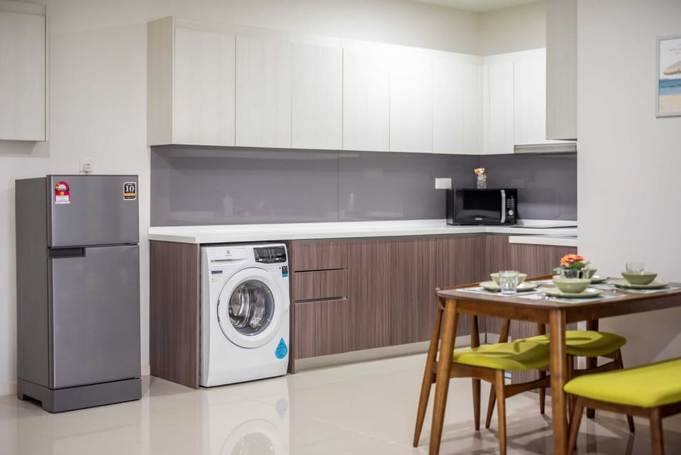 An equipped kitchen & dining.