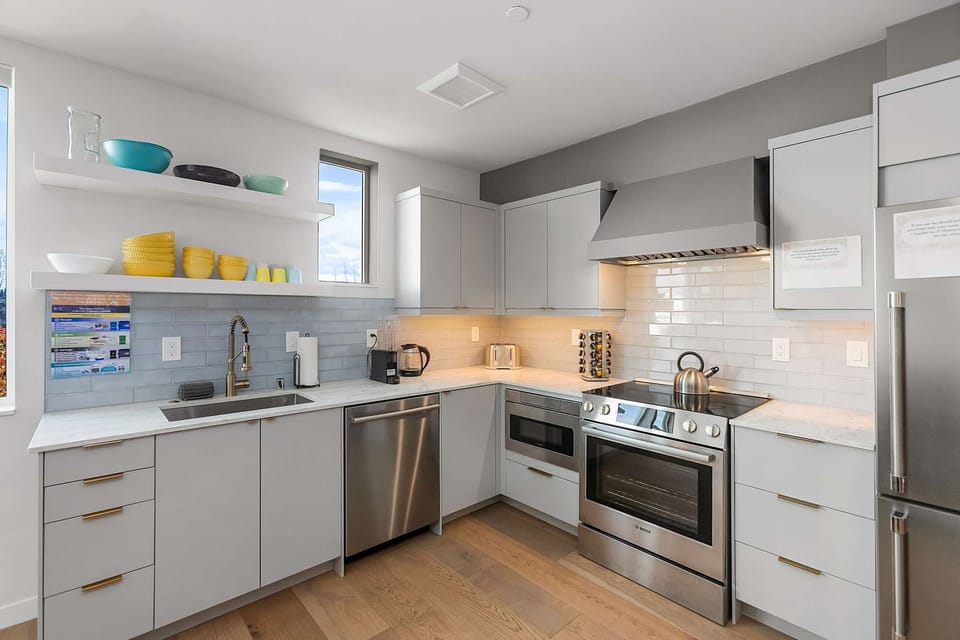 Building Kitchen