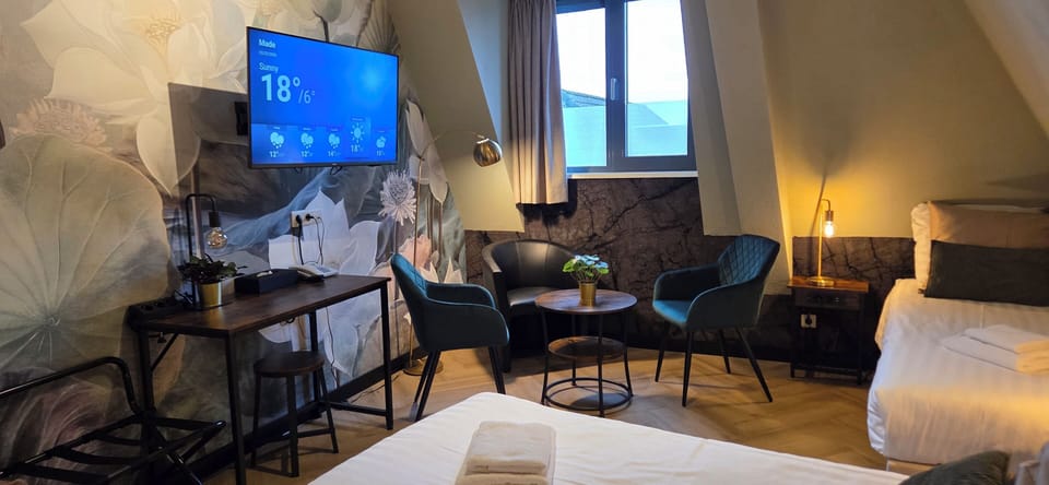 Comfort Triple Room | Desk, free WiFi