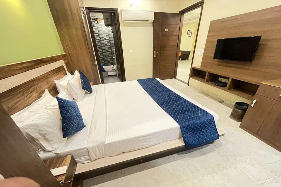 Classic Double Room | Desk, free WiFi, bed sheets
