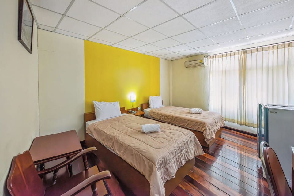 Standard Twin Room | Desk, free WiFi, bed sheets