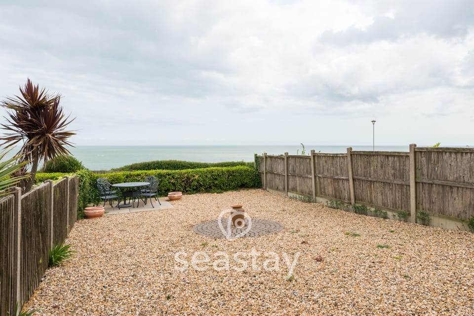 Garden  - Goodwins Seaview Apartment Broadstairs Kent - seastay.co.uk