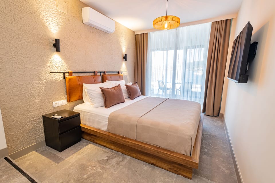 Superior Room | Desk, laptop workspace, free WiFi, bed sheets