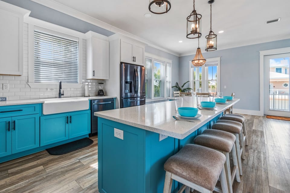 Seating for five at the kitchen island