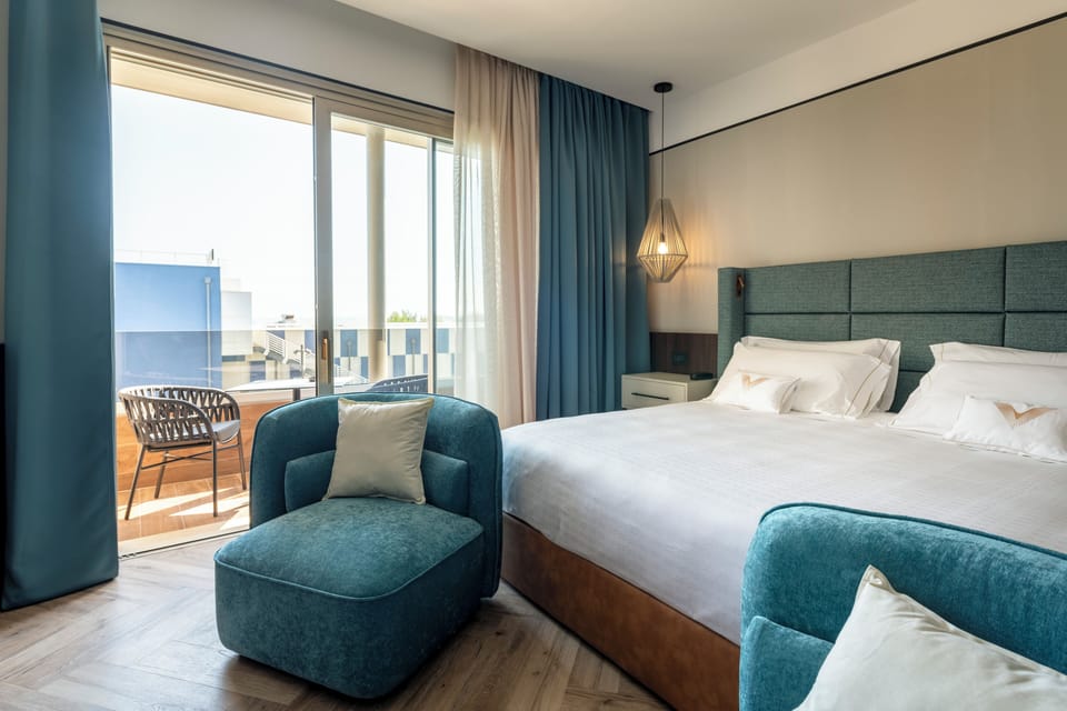 Luxury Apartment | Egyptian cotton sheets, premium bedding, down comforters, minibar