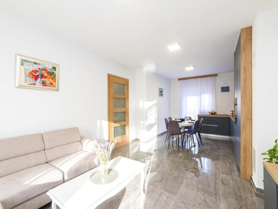 House (Three Bedroom Holiday Home with Jacuz) | Living room