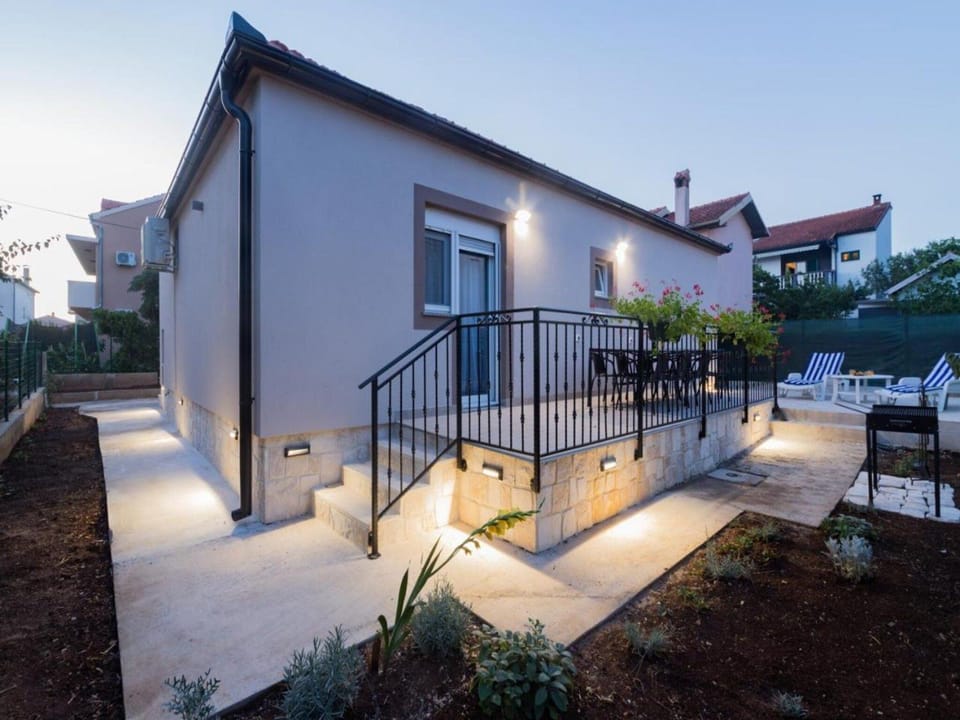 House (Three Bedroom Holiday Home with Jacuz) | Exterior