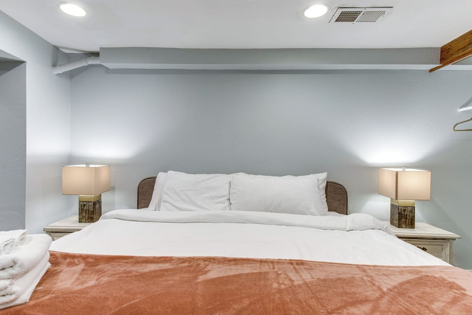 Apartment (0 Bedroom) | Interior