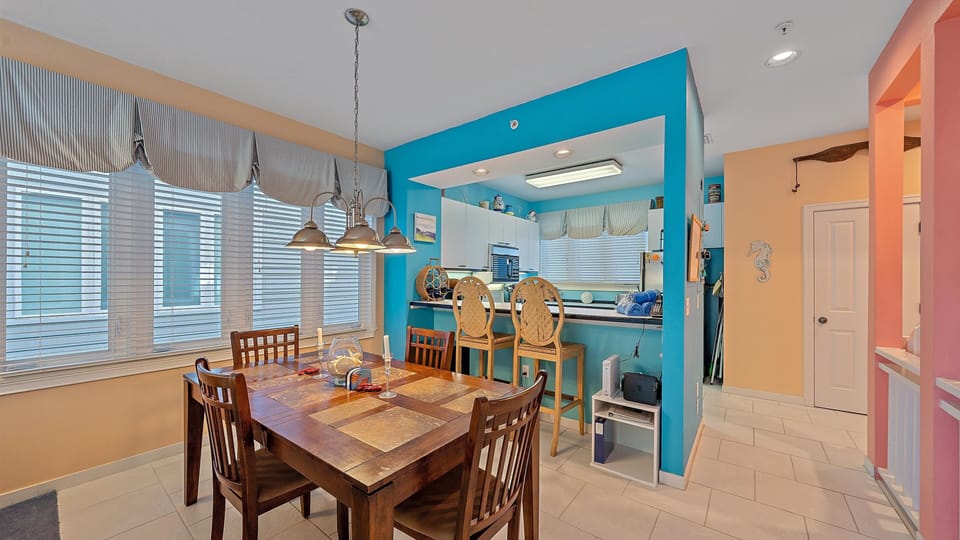 Townhome, 2 Bedrooms | Dining