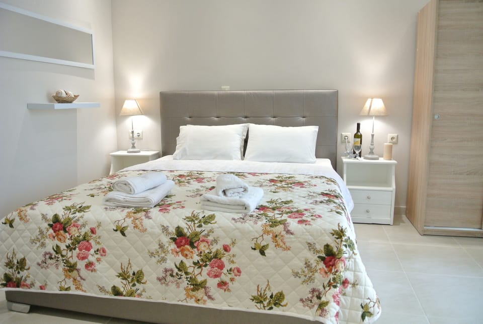 Standard Triple Room | In-room safe, blackout drapes, soundproofing, iron/ironing board