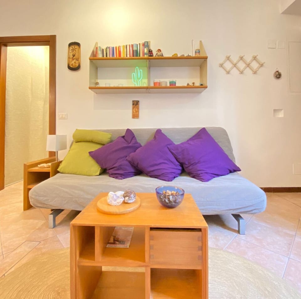 City Apartment | Living area
