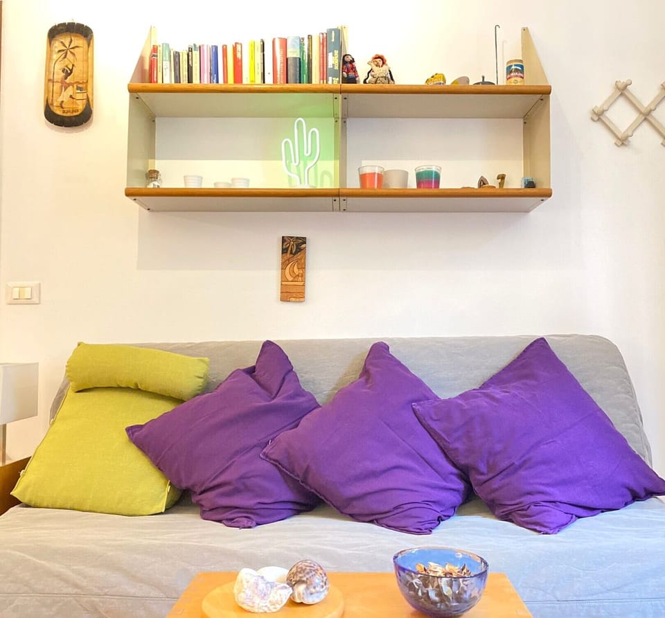 City Apartment | Living area