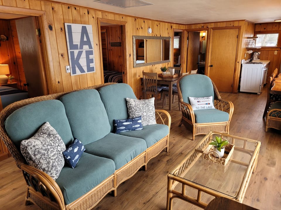 Cabin | Living area | Flat-screen TV