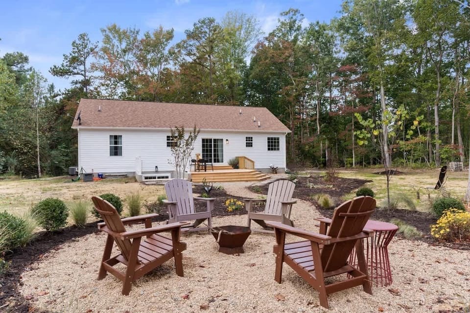 Back Yard w/ fire pit