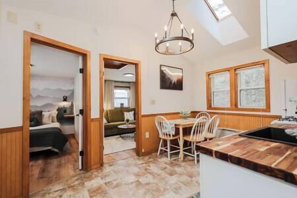 EVERHAUS Cabin - all you need for your White Mountain Getaway