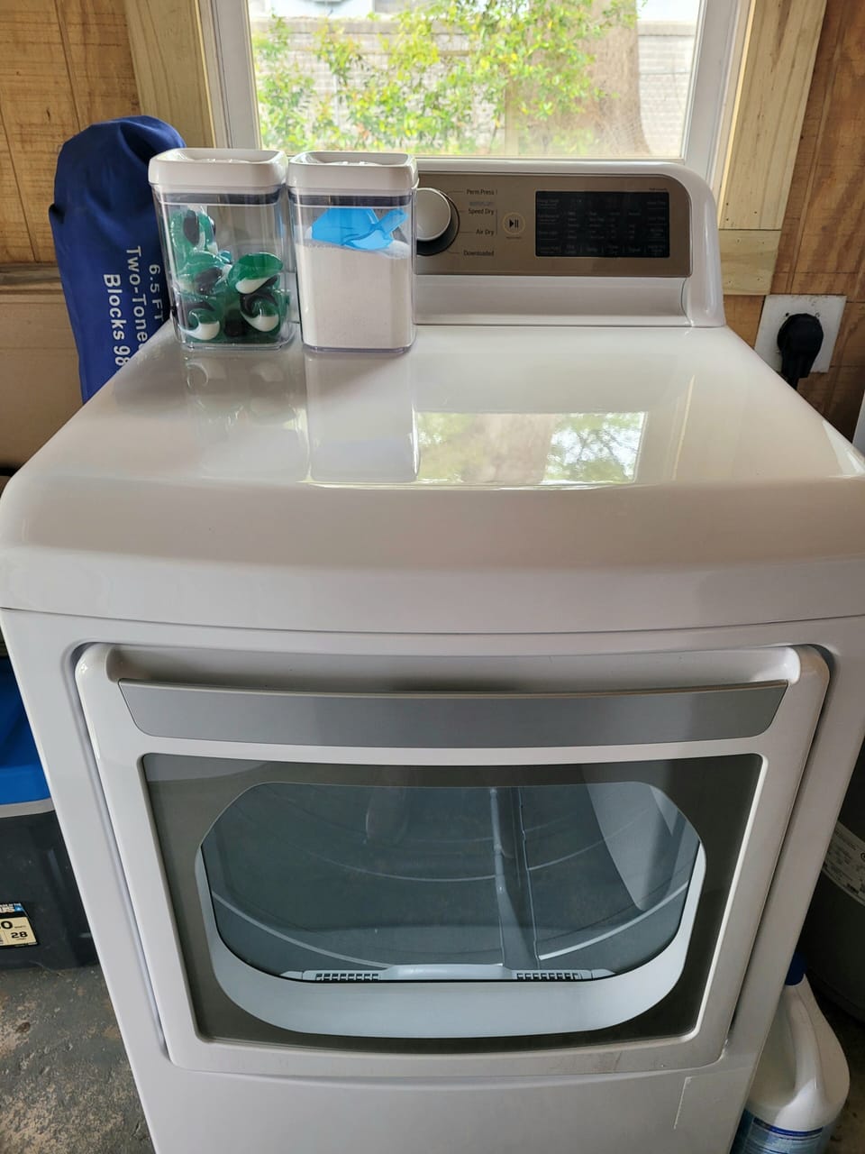 Starter Supply of  laundry Pods & Oxi Clean available for use. 