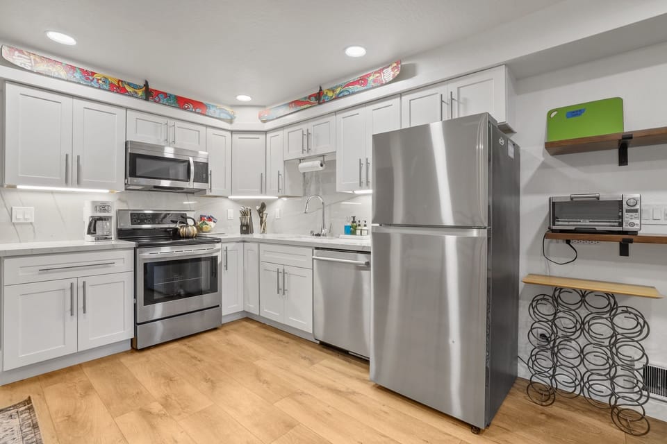 Indoors, Kitchen, Refrigerator, Microwave, Oven