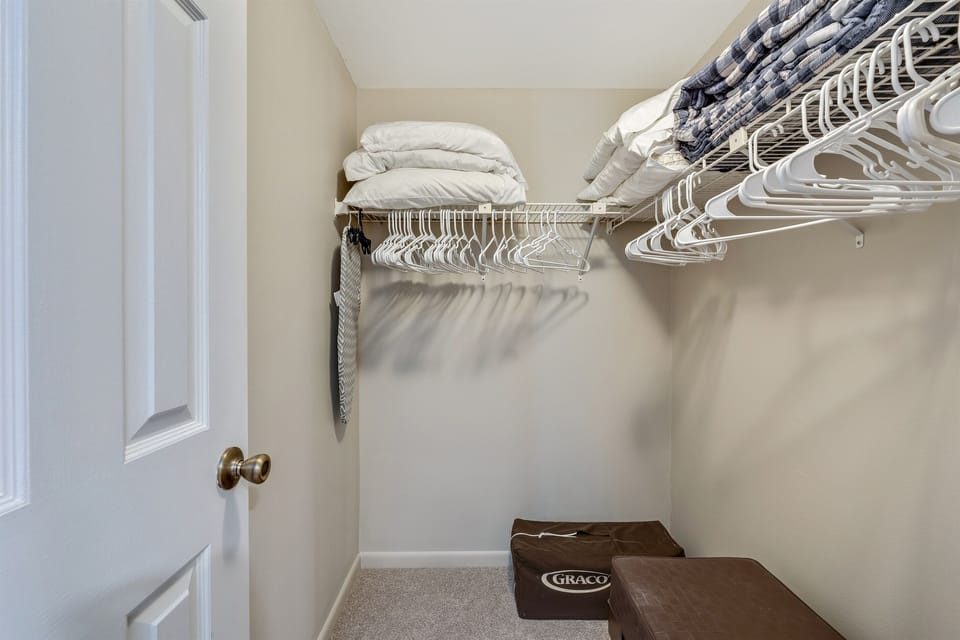 Bedroom1 Closet