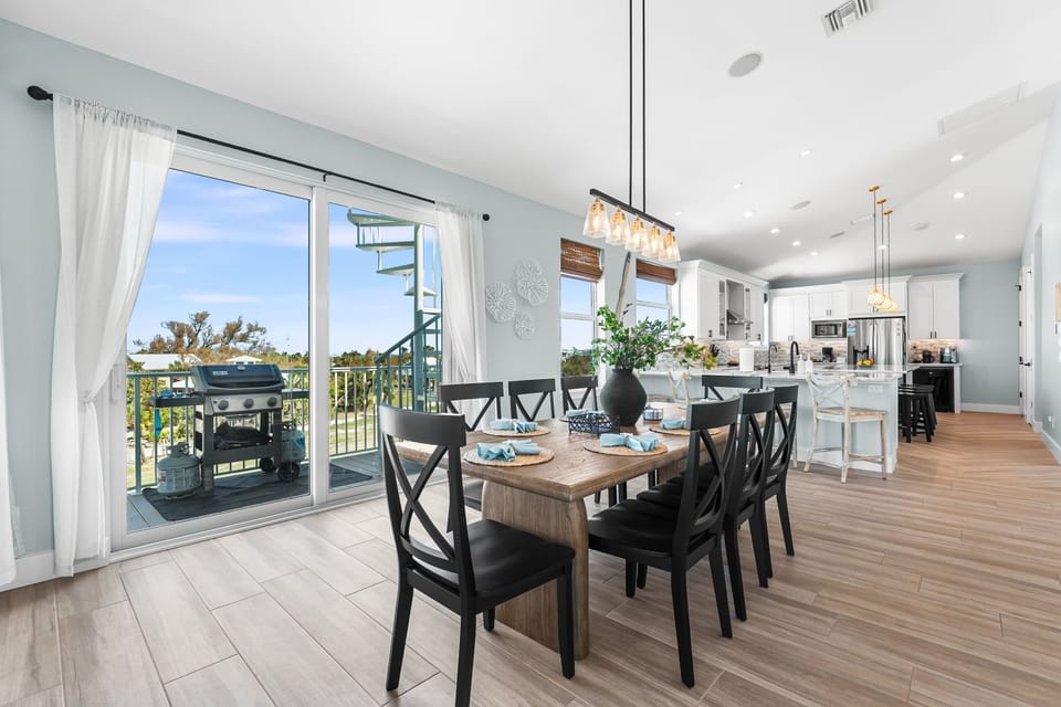 Dining Room: Indulge in delightful meals with stunning views and stylish decor!