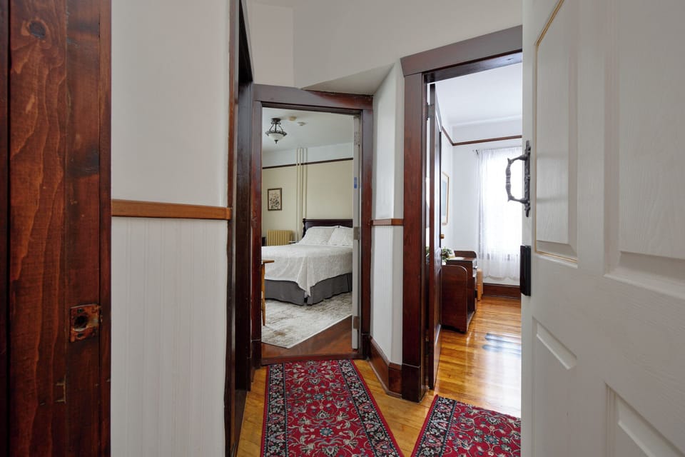 Royal 2 Bedrooms Suite | Individually decorated, individually furnished, iron/ironing board