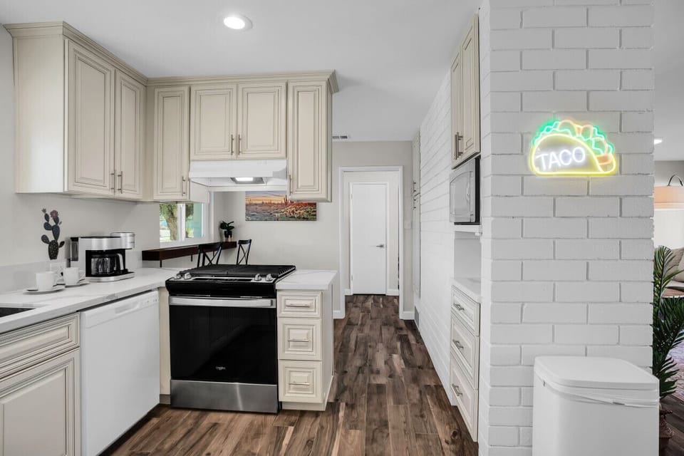 Kitchen w/ gas range & dishwasher & all cooking equipment