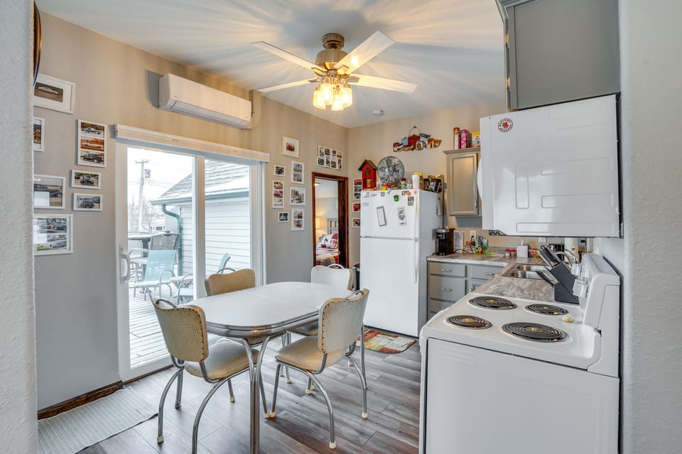 Kitchen | Dining Area | Dishware & Flatware
