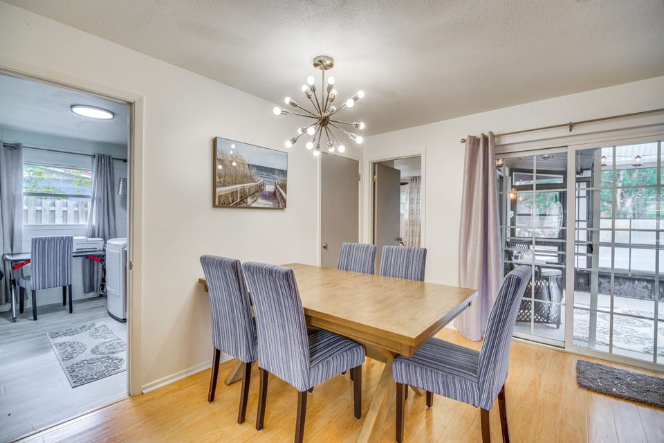Dining Area | Dishware/Flatware | Trash Bags/Paper Towels
