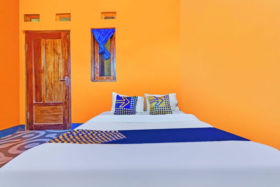 Economy Double Room | Bed sheets