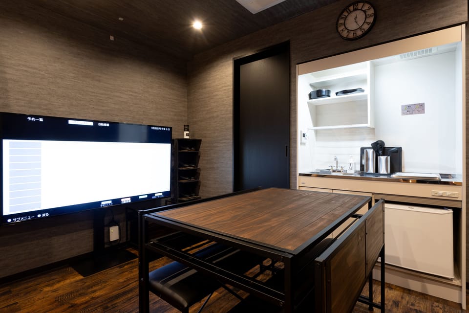 Desk, free WiFi, bed sheets