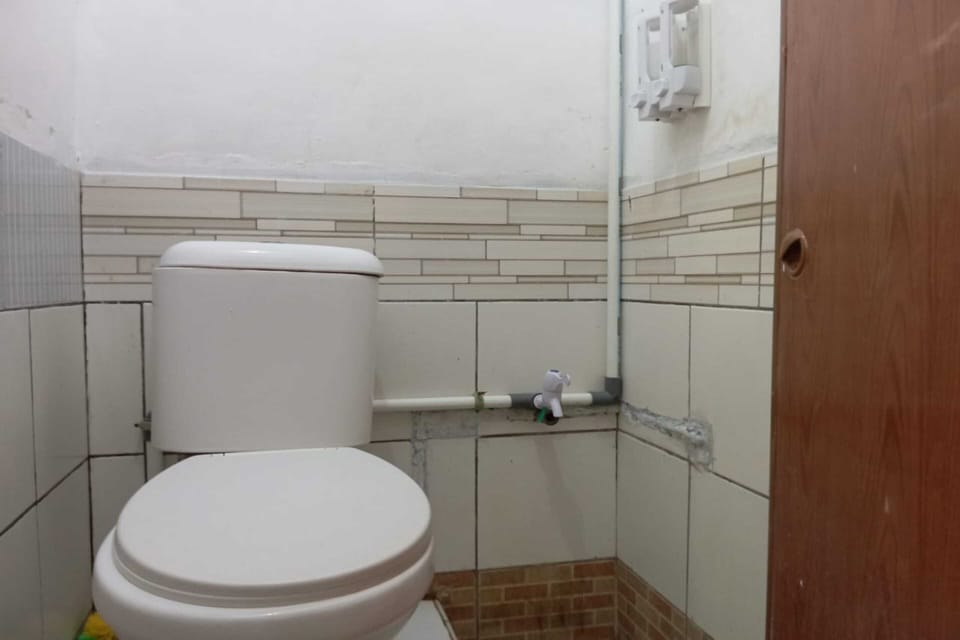 Deluxe Double Room | Bathroom | Shower, towels, soap