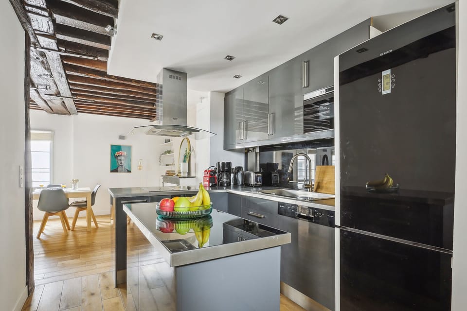 The kitchen and dining area
