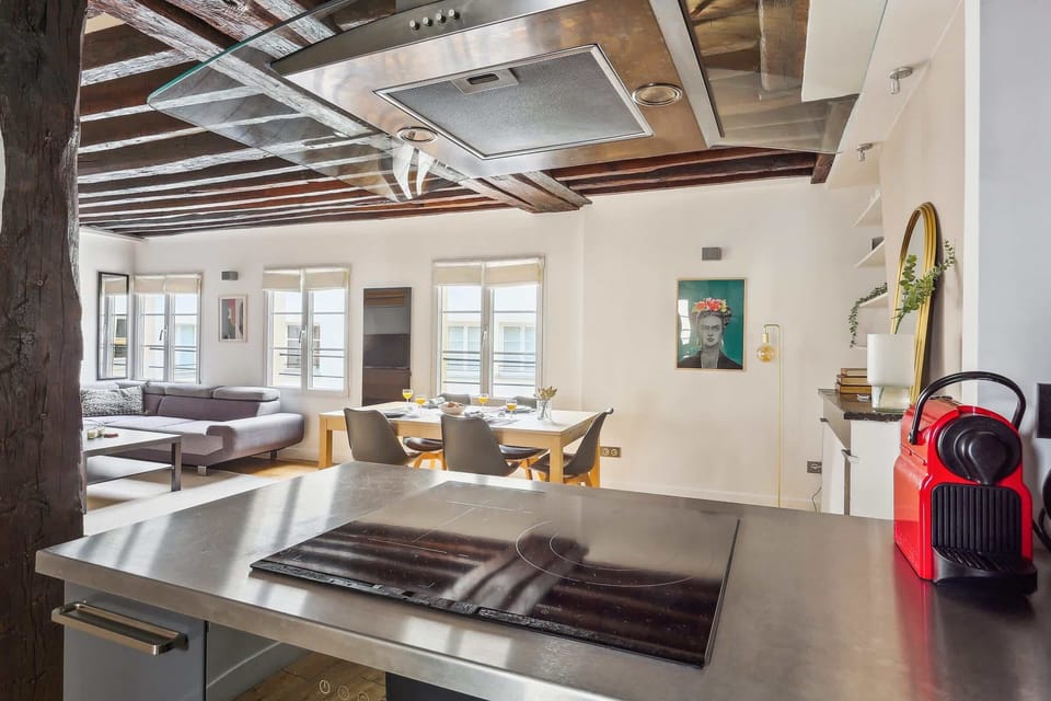 The kitchen and dining area