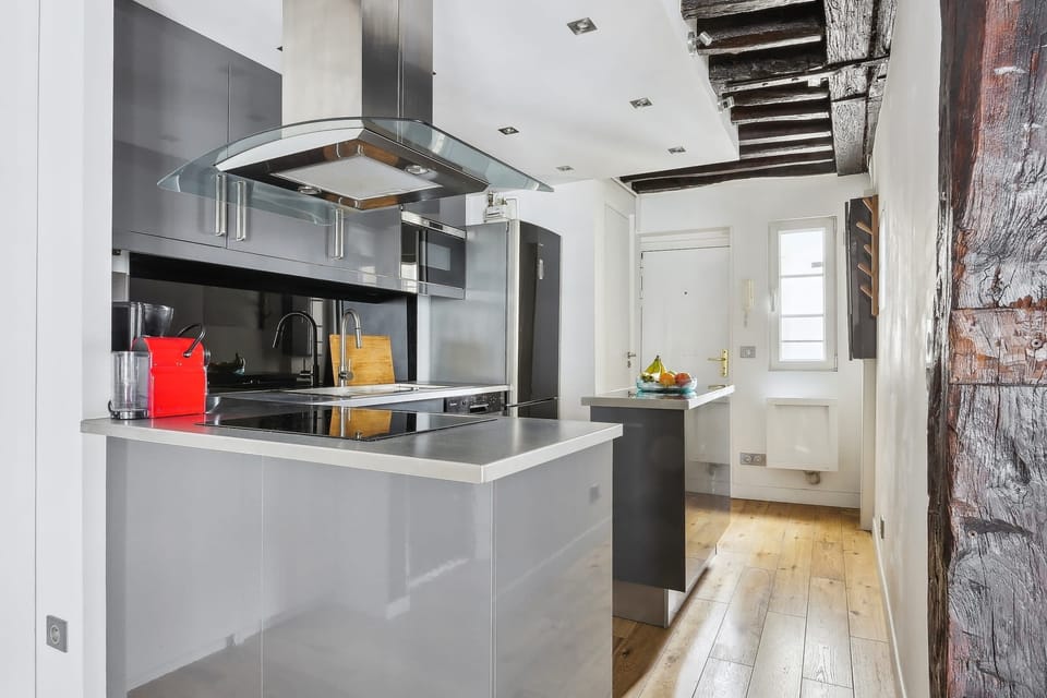 The kitchen is fully equipped to prepare a simple meal