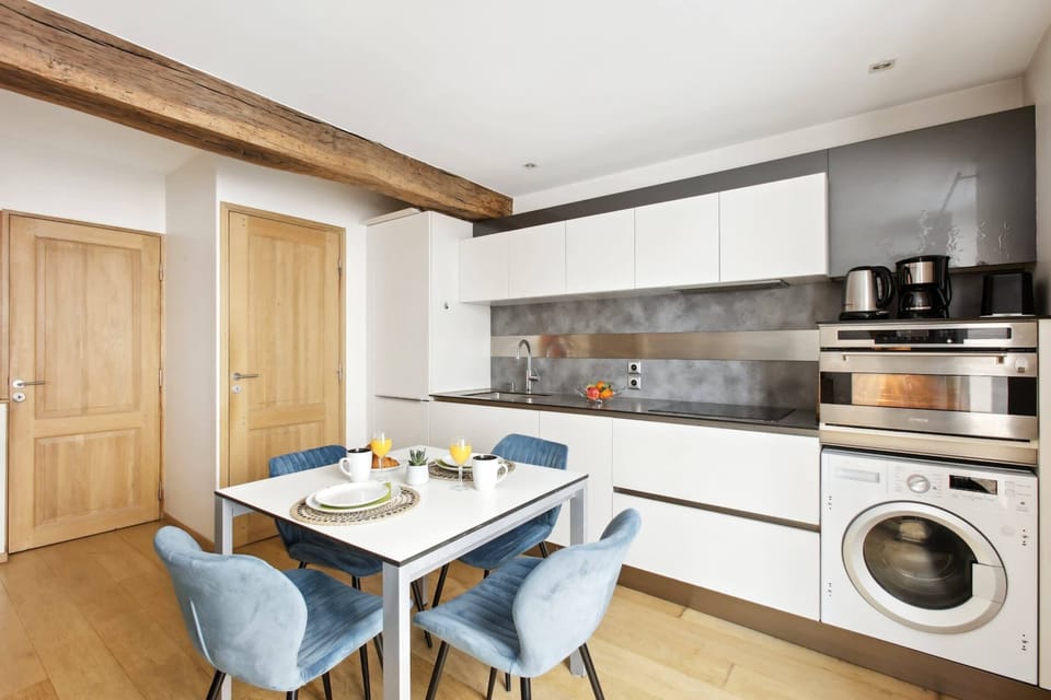 The kitchen is fully equipped to prepare a simple meal