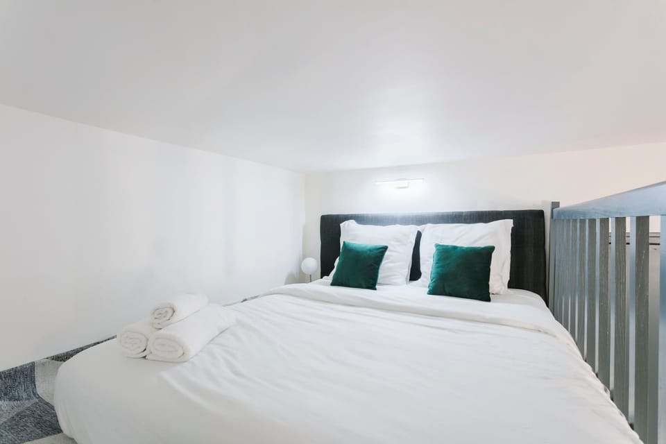 All bedding and linens are provided and you'll find the bed made on arrival