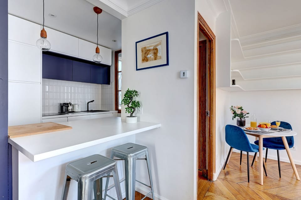 The kitchen and dining area