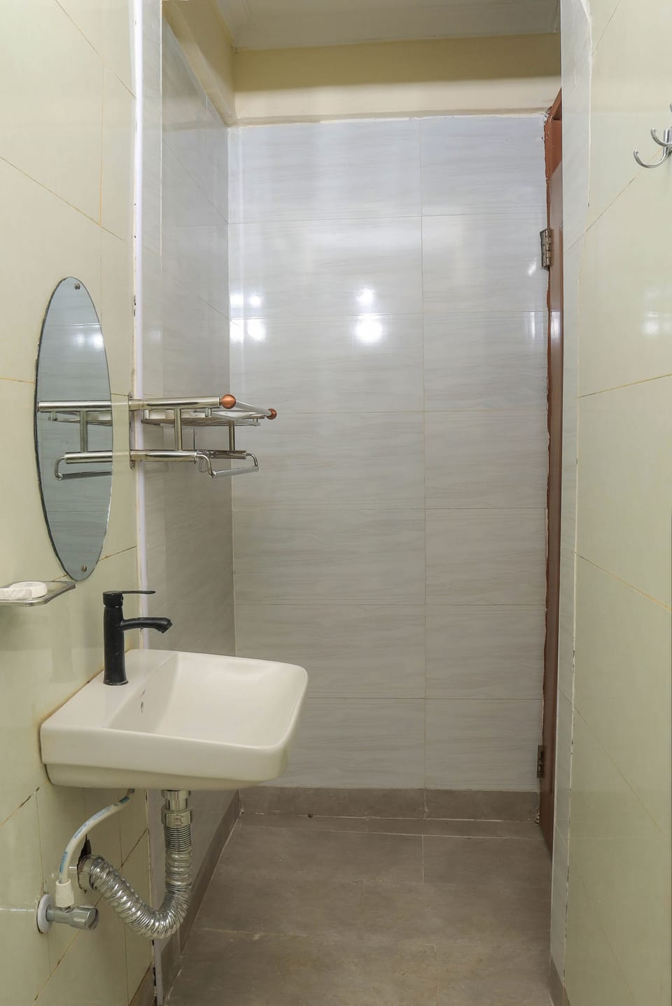 Shower, towels